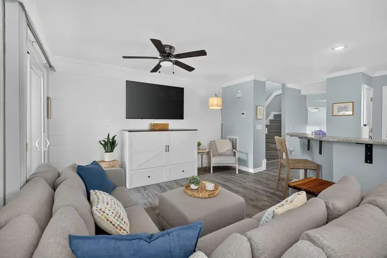 Living area from the entry